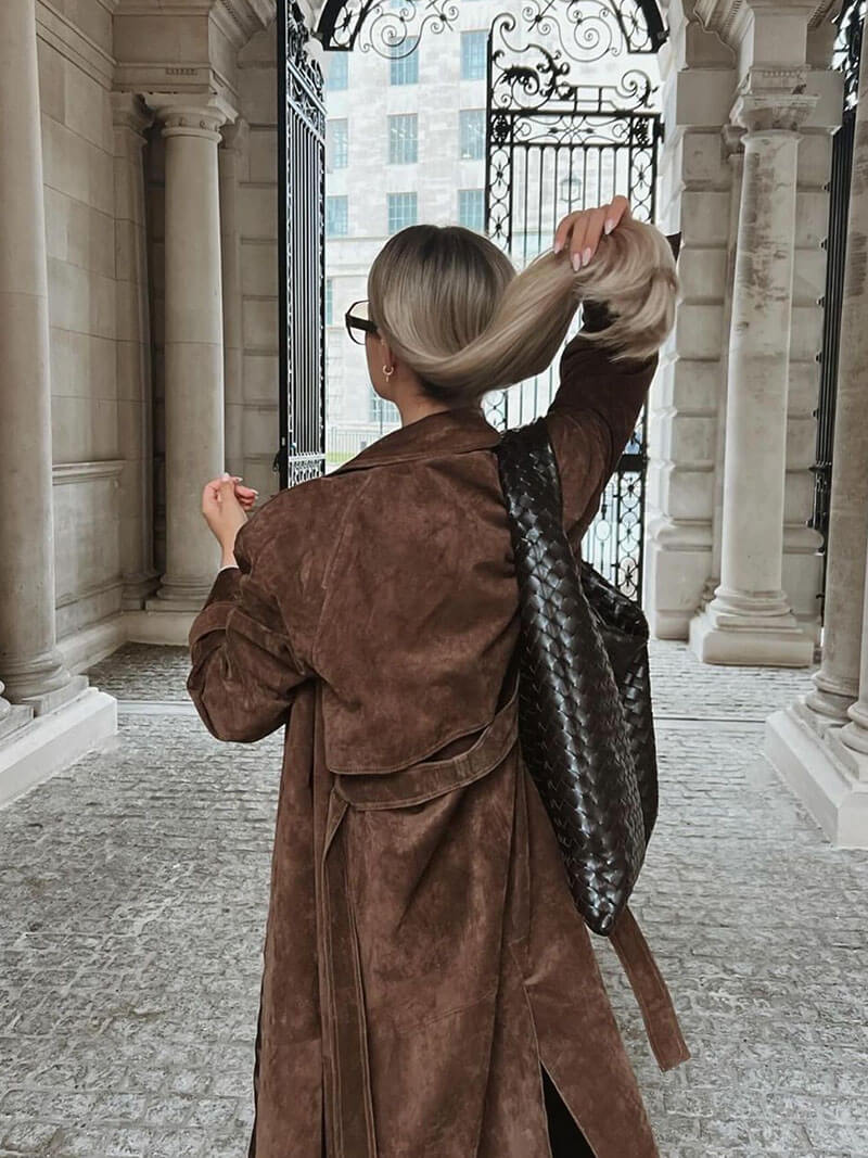 Damernas Trenchcoat i Suède Look Midi med Dubbelknäppning och Bälte